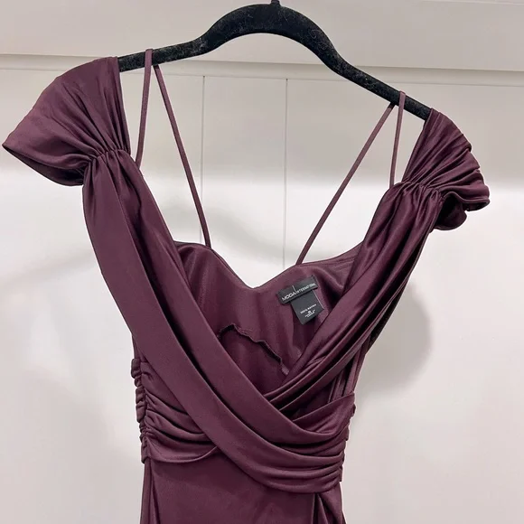 Fabulous Stretchy Cocktail Dress with Sexy Neckline - Picture 3 of 11